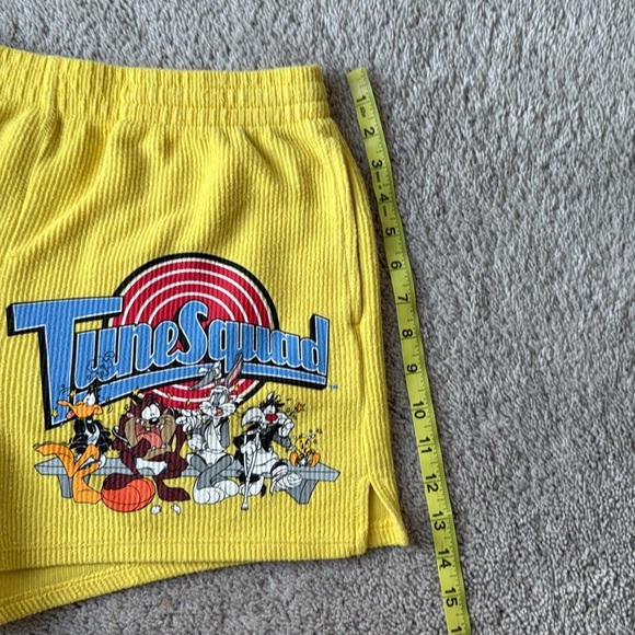 Vintage Y2K Space Jam Tune Squad Shorts | Size Large | Yellow | 2000s Graphics - Picture 6 of 9